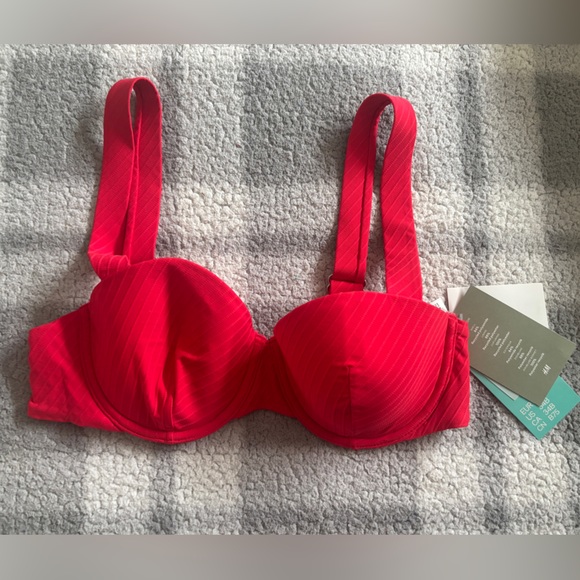 🐈 NWT H&M Bikini Top🐈 - Picture 1 of 5